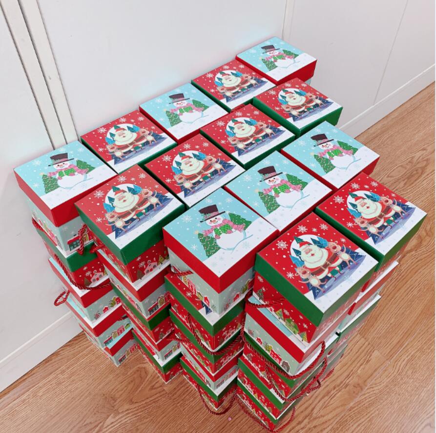 暖心冬日，圣誕有禮，金鷹祝您平安喜樂！